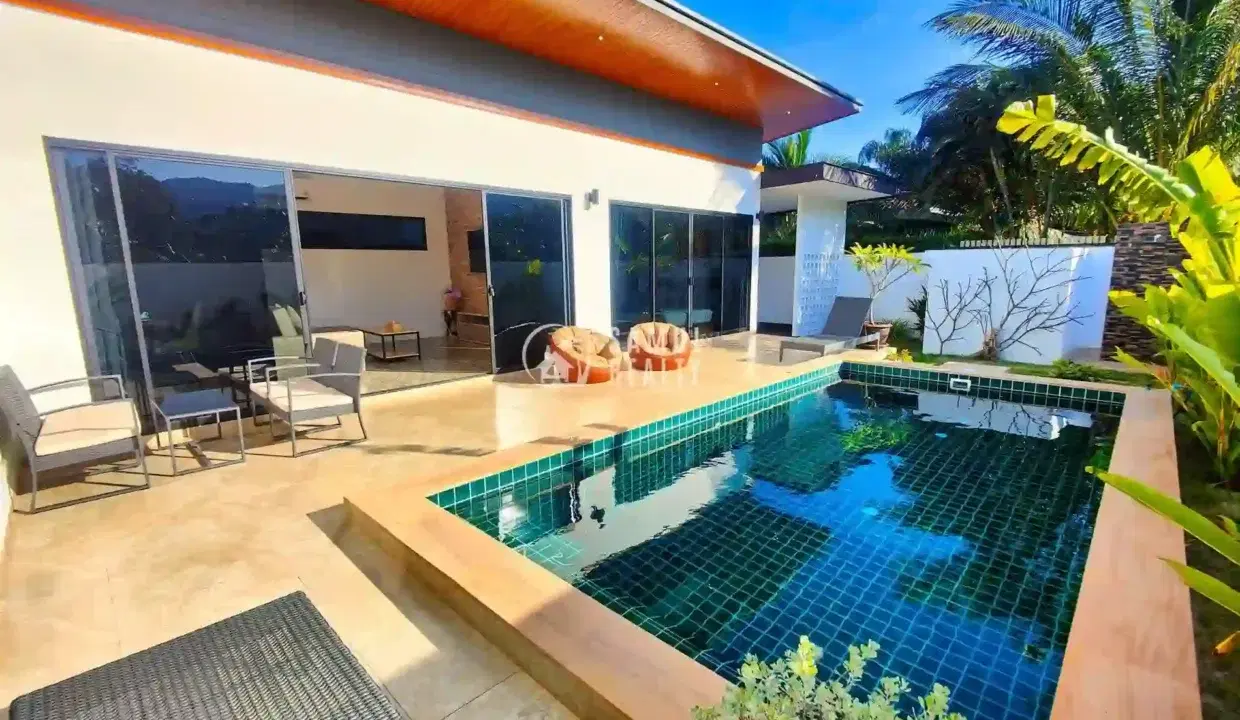 Modern Tropical Villa in Lamai – Just 300m from the Beach!