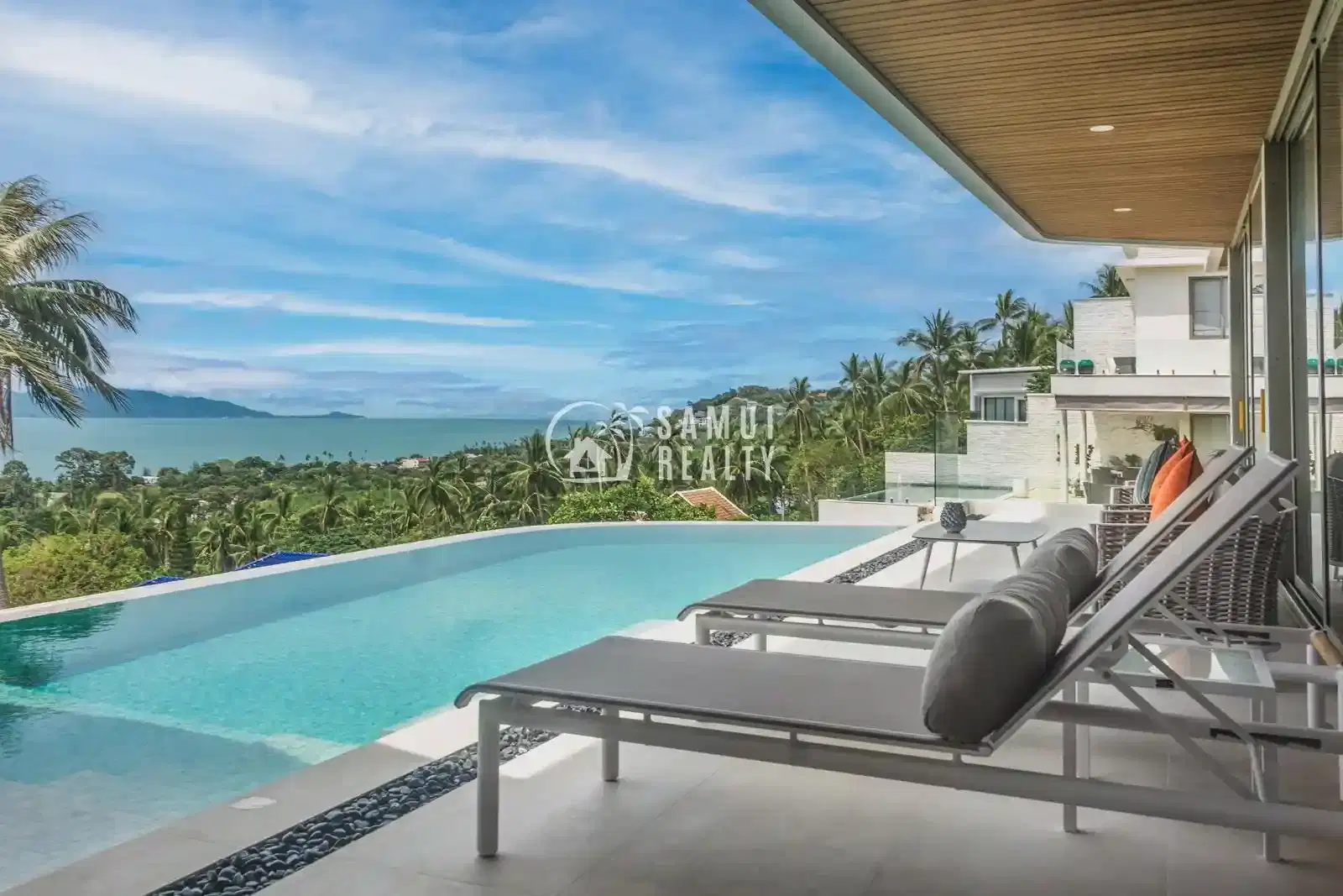 Luxury 4BR Villa Bang Por