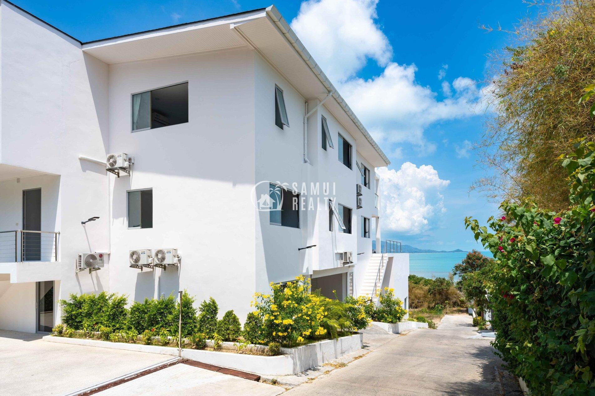 Luxurious 6-Bedroom Oceanview Villa with Infinity Pool & Entertainment Room in Plai Laem