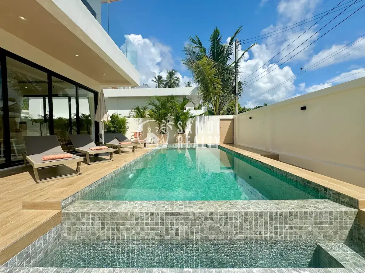 Tropical Luxe Retreat with Infinity Pool – Steps from the Beach