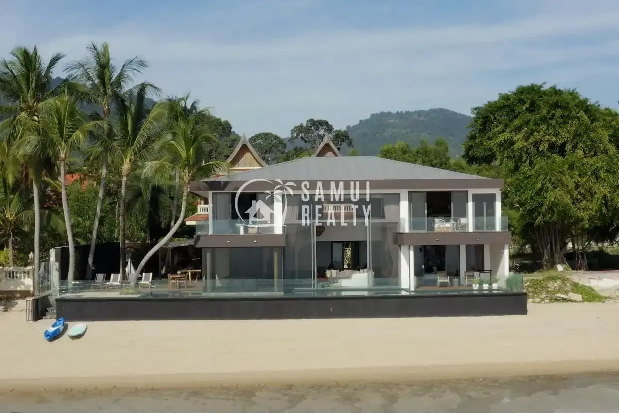 3BR Beachfront Villa in Lipa Noi
