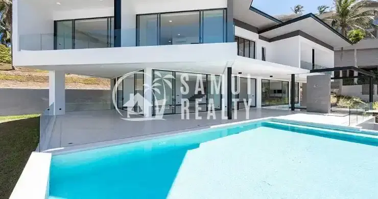 Sea View Sanctuary: Modern Luxury Meets Tropical Paradise